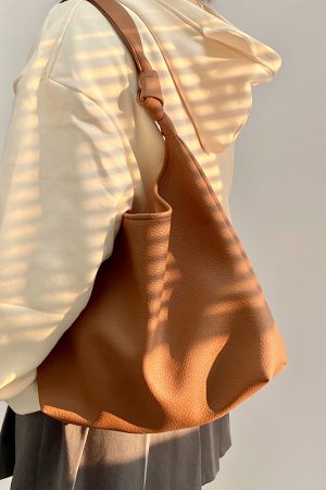 Large Capacity Soft Leather Shoulder Tote Bag for Women - Spring/Summer Commuting Essential, Trendy Niche Design