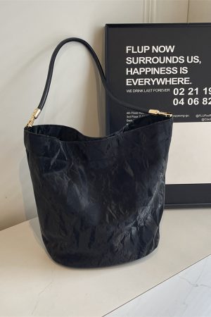 Large Capacity Women's Casual Shoulder Bag - Summer 2025 Minimalist Underarm Tote for Relaxed Commuting