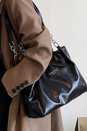 Large Capacity Women's Retro Shoulder Bag - Versatile Commuting Tote for Spring/Summer 2025 Fashion