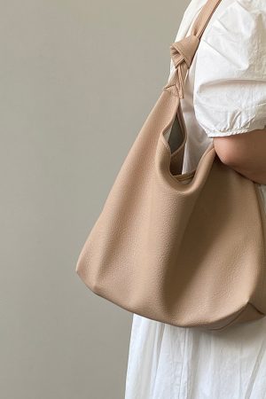 Large Capacity Women's Tote Bag - Stylish Niche Design for Spring & Summer, Perfect for Commuting, Classes, Shoulder & Hand-Held Use