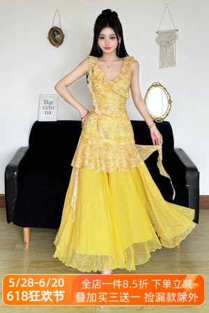 Layered Floral A-Line Dress for Women, Spaghetti Strap, Fresh Field Design, Gentle Fabric, Perfect for Spring and Summer Style