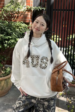 Leopard Print Letter Graphic Hoodie for Men and Women, Trendy Loose Fit for Autumn and Winter, Casual Streetwear Style