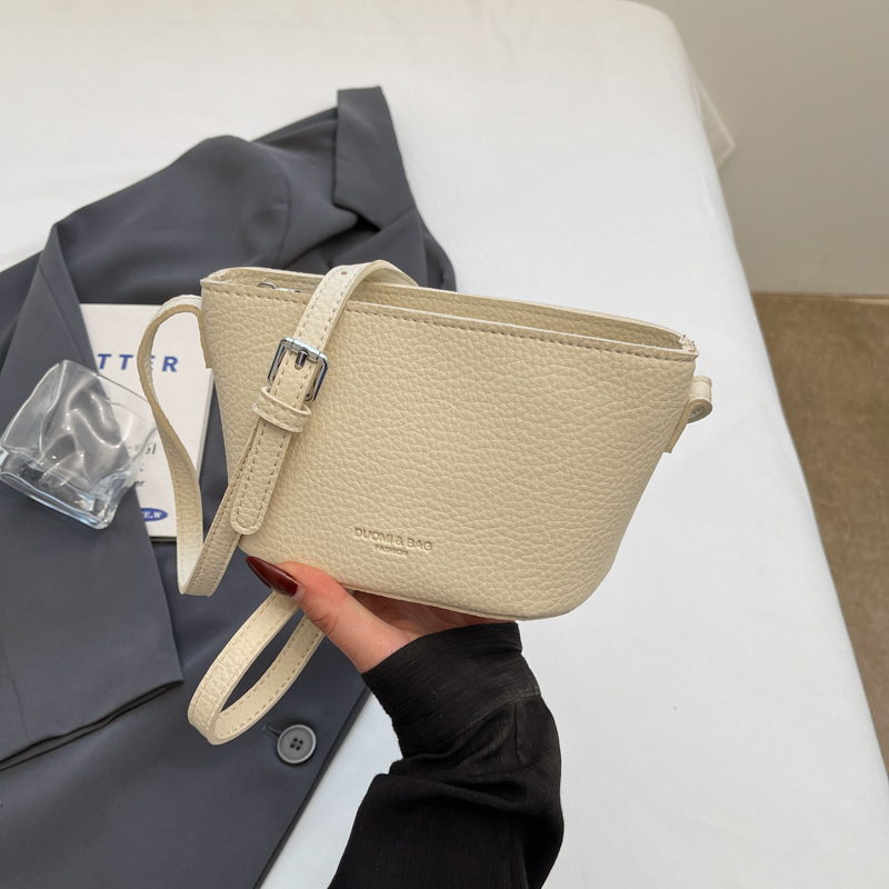 Light Luxury Zipper Bucket Bag for Women - 2025 High-End Crossbody Phone Bag - Summer Niche Style Light Luxury Zipper Bucket Bag for Women - 2025 High-End Crossbody Phone Bag - Summer Niche Style