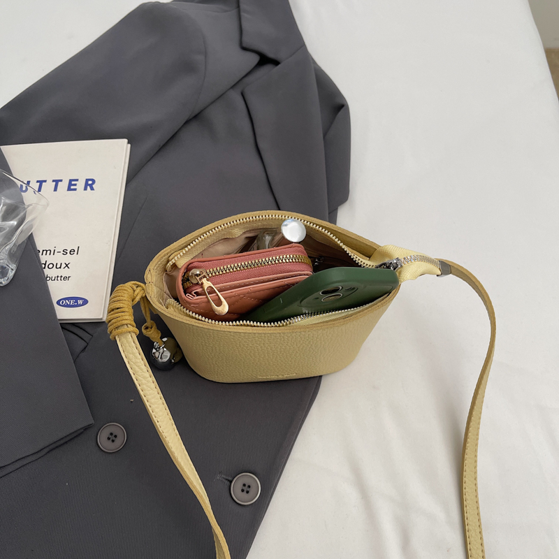 Light Luxury Zipper Bucket Bag for Women - 2025 High-End Crossbody Phone Bag - Summer Niche Style Light Luxury Zipper Bucket Bag for Women - 2025 High-End Crossbody Phone Bag - Summer Niche Style