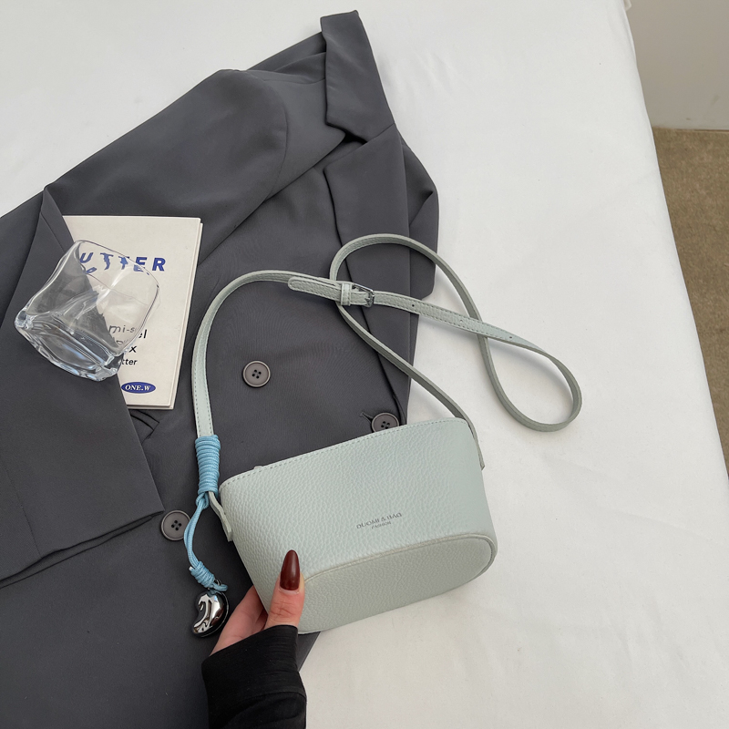 Light Luxury Zipper Bucket Bag for Women - 2025 High-End Crossbody Phone Bag - Summer Niche Style Light Luxury Zipper Bucket Bag for Women - 2025 High-End Crossbody Phone Bag - Summer Niche Style