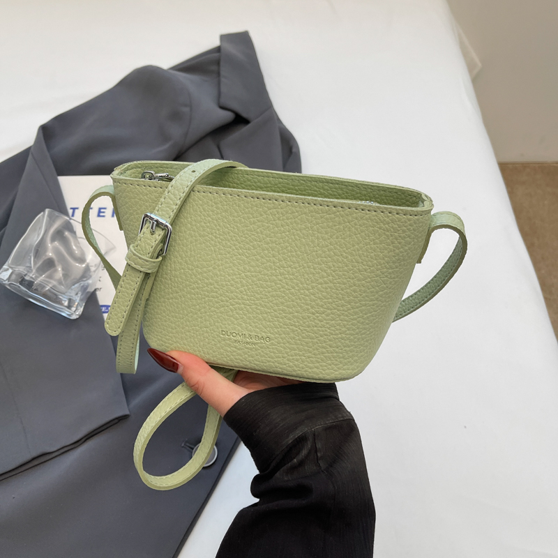 Light Luxury Zipper Bucket Bag for Women - 2025 High-End Crossbody Phone Bag - Summer Niche Style Light Luxury Zipper Bucket Bag for Women - 2025 High-End Crossbody Phone Bag - Summer Niche Style