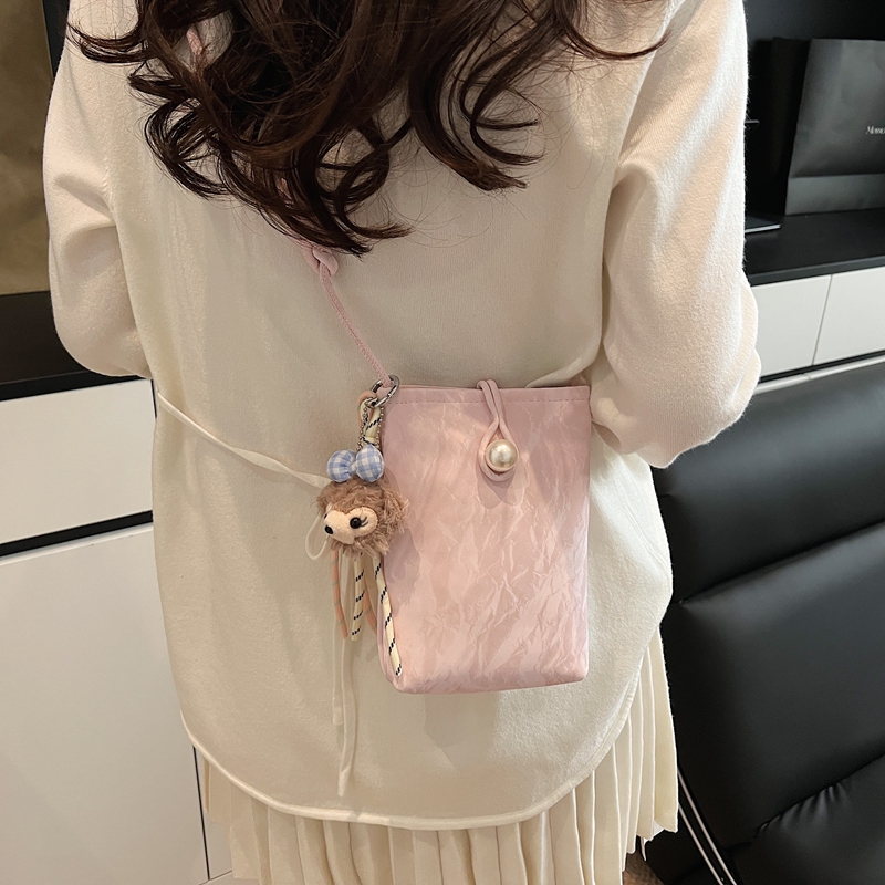 Lightweight Silver Mini Crossbody Phone Bag for Women - Summer 2025 Chinese Style Fashion Accessory Lightweight Silver Mini Crossbody Phone Bag for Women - Summer 2025 Chinese Style Fashion Accessory