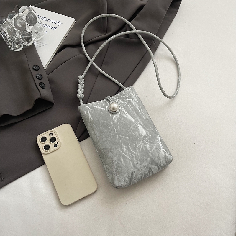 Lightweight Silver Mini Crossbody Phone Bag for Women - Summer 2025 Chinese Style Fashion Accessory Lightweight Silver Mini Crossbody Phone Bag for Women - Summer 2025 Chinese Style Fashion Accessory