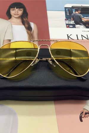 Men's and Women's Night Vision Driving Sunglasses - Celebrity Style Protective Glasses for Enhanced Visibility and Fashionable Look