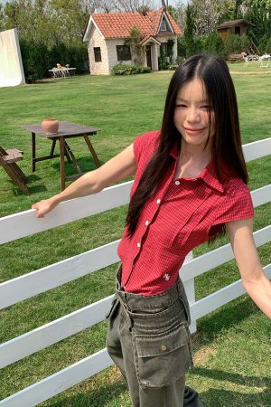 Minimalist American Red Plaid Collared Short Sleeve Shirt for Men and Women, Slim Fit, Spring/Summer Essential, Unisex Fashion