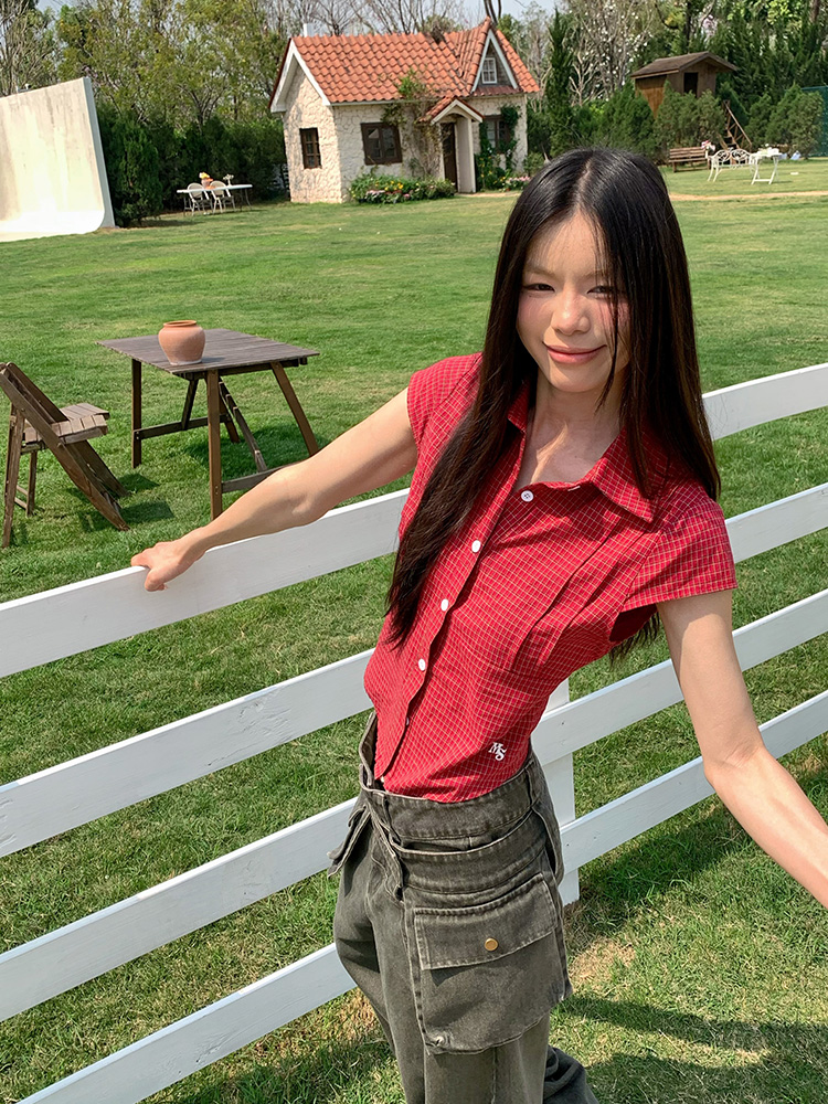 Minimalist American Red Plaid Collared Short Sleeve Shirt for Men and Women, Slim Fit, Spring/Summer Essential, Unisex Fashion Minimalist American Red Plaid Collared Short Sleeve Shirt for Men and Women, Slim Fit, Spring/Summer Essential, Unisex Fashion