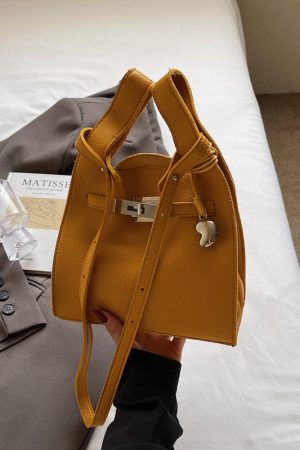 Minimalist Casual Tote Bag for Women â€“ 2025 Summer Trendy Versatile Crossbody Bucket Bag