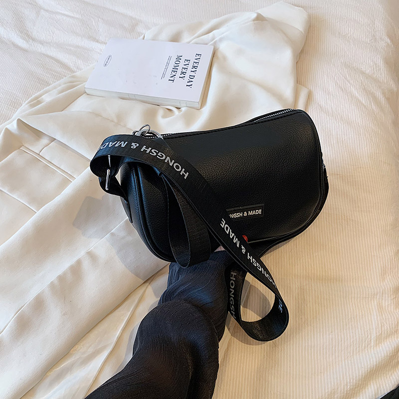 Minimalist Casual Wide Strap Square Bag for Women - Trendy 2025 Crossbody Bag with Versatile High-End Feel Minimalist Casual Wide Strap Square Bag for Women - Trendy 2025 Crossbody Bag with Versatile High-End Feel