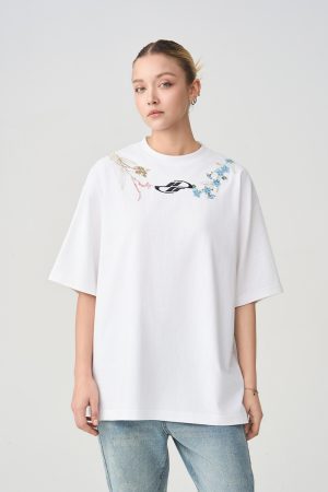 Minimalist Chinese-Style Floral Wreath Embroidery Short-Sleeve T-Shirt - Trendy 90s Inspired Design