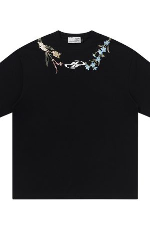 Minimalist Chinese-Style Floral Wreath Embroidery Short-Sleeve T-Shirt - Trendy 90s Inspired Design