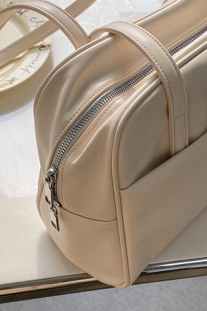 Minimalist Large Capacity Shoulder Tote Bag for Women - Spring/Summer 2025 Niche Design Commuter Style