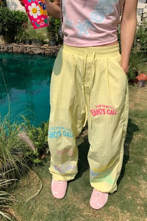 Minimalist Letter Print Drawstring Wide-Leg Pants for Men and Women - Casual Paratrooper Style, Slimming Long Pants