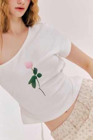 Minimalist Off-Shoulder Tulip Print Short Sleeve T-Shirt for Women - Summer Versatile Top, Trendy Y2K Style