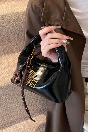 Minimalist Shoulder Bag for Women - 2025 Autumn Winter Korean Style High-End Casual Versatile Crossbody Bag