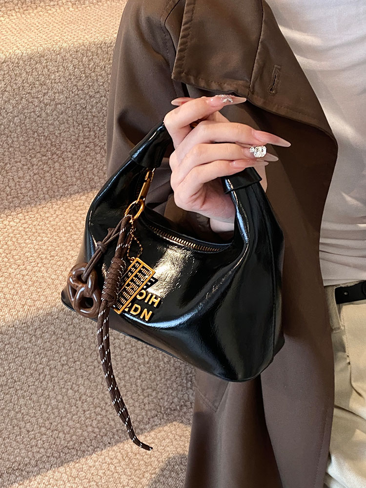 Minimalist Shoulder Bag for Women - 2025 Autumn Winter Korean Style High-End Casual Versatile Crossbody Bag Minimalist Shoulder Bag for Women - 2025 Autumn Winter Korean Style High-End Casual Versatile Crossbody Bag