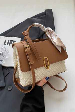 Minimalist Textured Small Square Bag for Women - Trendy Versatile Shoulder Handbag for Autumn and Winter 2025