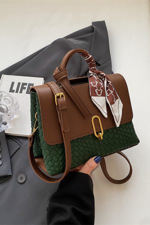 Minimalist Textured Small Square Bag for Women - Trendy Versatile Shoulder Handbag for Autumn and Winter 2025