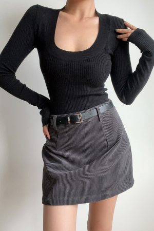 Minimalist U-Neck Slim-Fit Long Sleeve Knit Top - Solid Color Basic Shirt for European and American Style Fashion