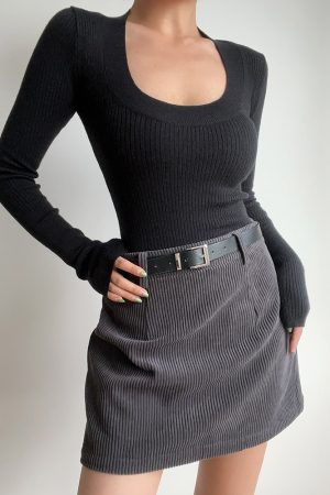 Minimalist U-Neck Slim-Fit Long Sleeve Knit Top - Solid Color Basic Shirt for European and American Style Fashion