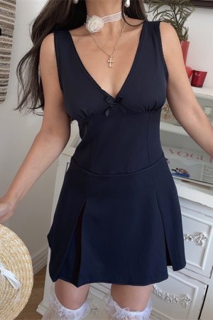 Navy Blue Pleated Vacation Dress with Deep V Bow, American Style, Spicy Girl Chic, Waist-Defining, Trendy Summer Fashion