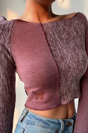 Off-Shoulder Slim High-Waist Short T-Shirt with Butterfly Embroidery - Cute Color-Block Long Sleeve Top for Early Spring Style