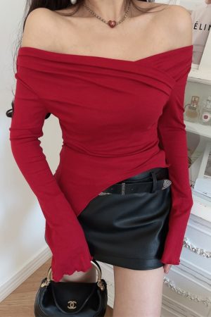 One-Shoulder Fitted Bell Sleeve T-Shirt for Women - Ultra-Slim Waist, American Style, Sexy Design, Perfect for Spicy Y2K Fashion