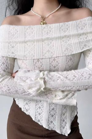 One-Shoulder Hollow-Out Knitted Long Sleeve T-Shirt for Women â€“ Slim Fit European and American Style Spicy Girl Top