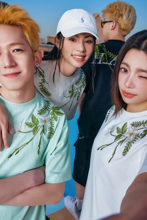 Oversized Short-Sleeve T-Shirt with Chinese-Style Floral Embroidery and Text Layout, Breathable Y2K Fashion Top