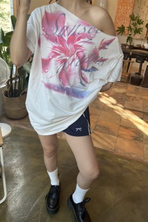 Pink Floral Print Off-Shoulder Short Sleeve Casual Asymmetrical T-Shirt for Women - Vintage Style, Versatile 90s Inspired Fashion