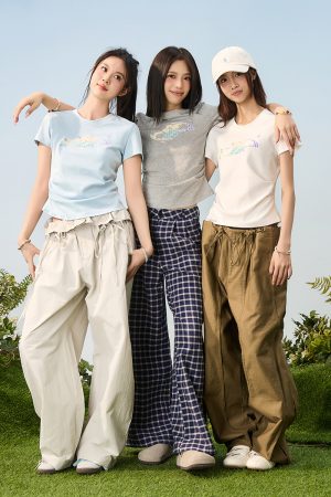 Playful Floral Patchwork Embroidered Pleated Fitted Round Neck Short Sleeve T-Shirt for Women - Y2K Inspired Style