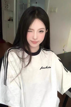 Plus Size American Retro Three-Stripe Cotton Short Sleeve T-Shirt for Women - Chic Loose Fit Hong Kong Style Top