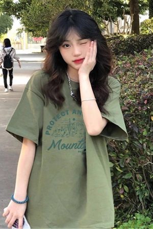 Plus Size Avocado Green Cotton Short Sleeve T-Shirt, Unisex Korean Style Loose Fit Top for Students and Plus-Size Fashion.