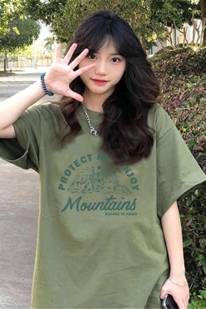 Plus Size Avocado Green Cotton Short Sleeve T-Shirt, Unisex Korean Style Loose Fit Top for Students and Plus-Size Fashion.