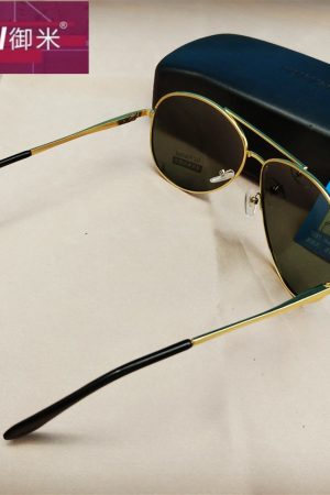 Polarized Sunglasses for Men and Women, Large Frame Driving Glasses, Stylish Frog Design for Ultimate UV Protection