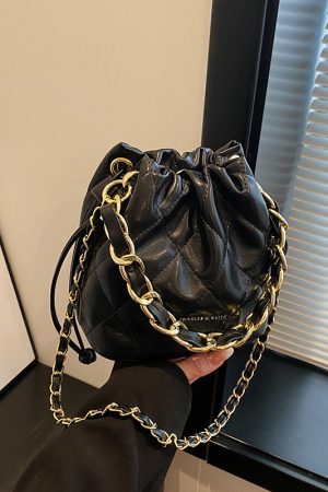 Quilted Bucket Bag for Women - Niche Fashion Chanel-Style Crossbody for Autumn/Winter 2025, Versatile High-End Design