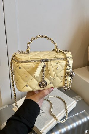 Quilted Chain Bucket Bag - Minimalist Elegant Shoulder Bag for Summer 2025, Exquisite and Trendy Design