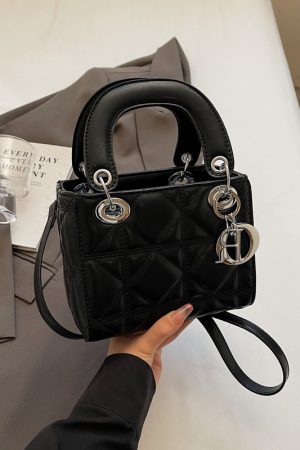 Quilted Chanel-Style Handbag for Women, 2025 Spring Versatile Shoulder Bag, High-End Crossbody Design, Fashionable Chic Accessory