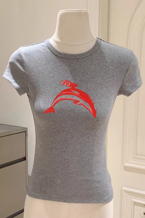 Red Dolphin Print Slim-Fit T-Shirt - Round Neck, Short Sleeves, Y2K Style for Trendy Casual Wear