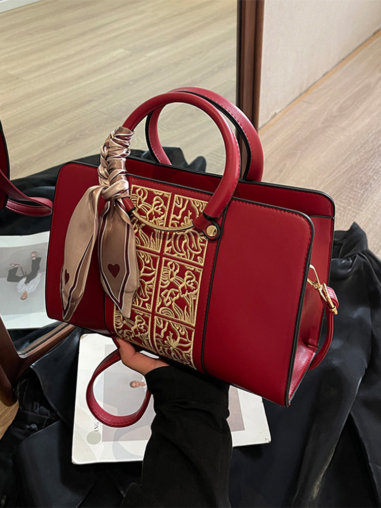 Red Tote Handbag for Women - 2025 High-End Wedding Crossbody Bag, Stylish Shoulder Bag for Bridesmaids and Brides Red Tote Handbag for Women - 2025 High-End Wedding Crossbody Bag, Stylish Shoulder Bag for Bridesmaids and Brides