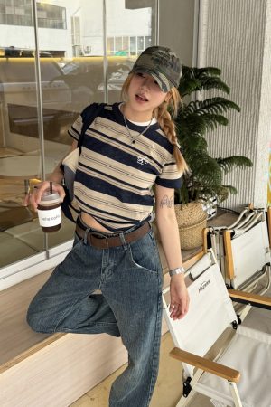 Retro American Striped Loose Short Sleeve T-Shirt for Women - Summer 2024 INS Style Top, Casual Y2K Fashion