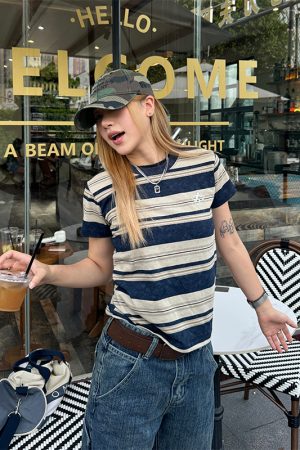 Retro American Striped Loose Short Sleeve T-Shirt for Women - Summer 2024 INS Style Top, Casual Y2K Fashion