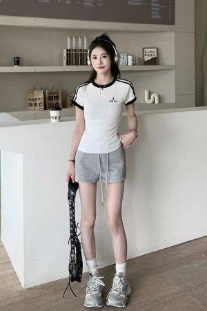 Retro Color-Blocking Short Sleeve T-Shirt for Women - 2024 Summer Raglan Sleeve Slim Fit Top, Y2K Inspired Fashion