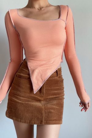 Retro Cute Color-Block Long Sleeve T-Shirt with Irregular Hem and Side Slit - Slim Fit Waist-Cinching Solid Color Top