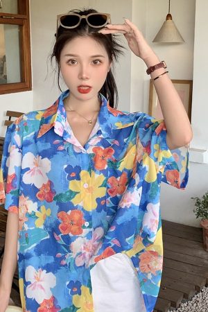 Retro Floral Loose Short-Sleeve Shirt for Women - Hawaiian Beach Top, Unique Niche Design, Perfect for Y2K and 90s Style
