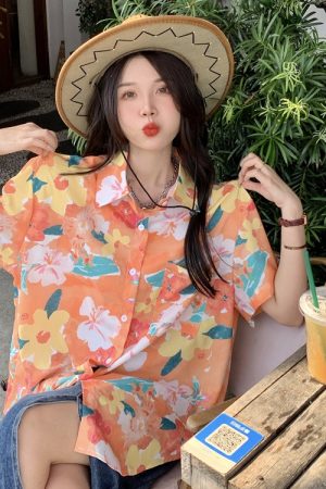 Retro Floral Loose Short-Sleeve Shirt for Women - Hawaiian Beach Top, Unique Niche Design, Perfect for Y2K and 90s Style